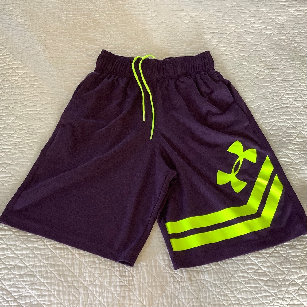 Unisex Kids Under Armour Heat Gear Purple & Neon Logo Basketball Shorts Medium